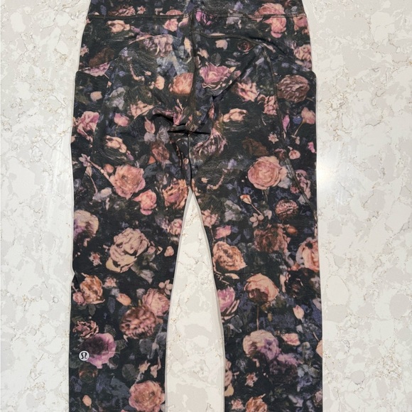 LULULEMON Fast Free Crop II *Nulux 19" Size 2 in Frosted Rose Multi leggings - Picture 3 of 4